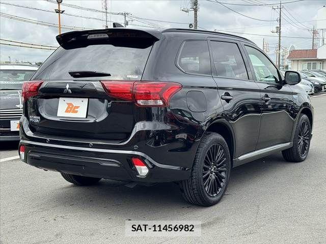 Mitsubishi OUTLANDER PHEV 2021-11 8881482-14