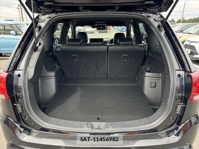 Mitsubishi OUTLANDER PHEV 2021-11 8881482-18