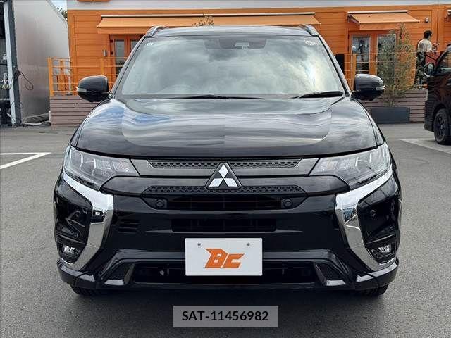 Mitsubishi OUTLANDER PHEV 2021-11 8881482-8