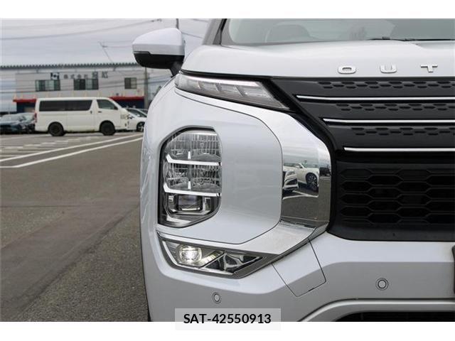 Mitsubishi OUTLANDER PHEV 2022-06 8881481-10
