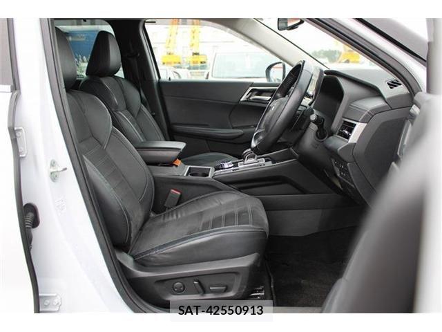 Mitsubishi OUTLANDER PHEV 2022-06 8881481-26