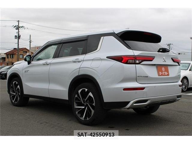 Mitsubishi OUTLANDER PHEV 2022-06 8881481-5