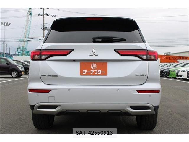 Mitsubishi OUTLANDER PHEV 2022-06 8881481-6