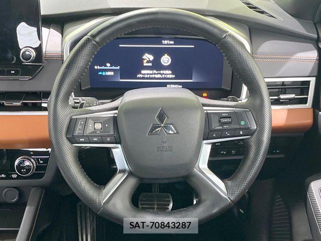 Mitsubishi OUTLANDER PHEV 2022-09 8881477-11