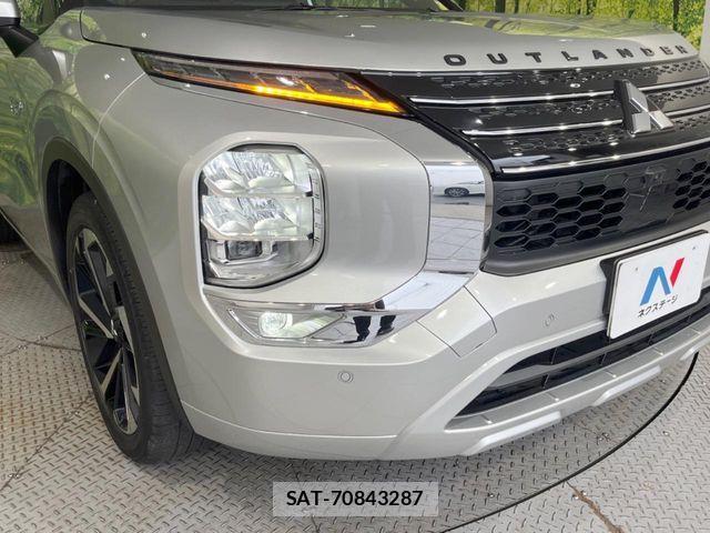 Mitsubishi OUTLANDER PHEV 2022-09 8881477-12