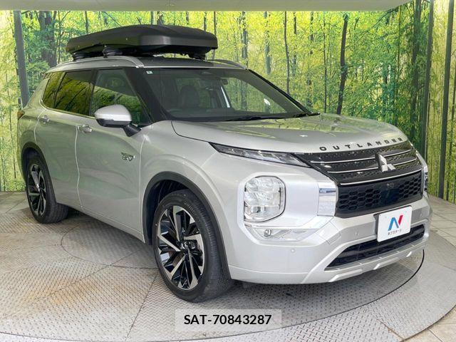 Mitsubishi OUTLANDER PHEV 2022-09 8881477-16