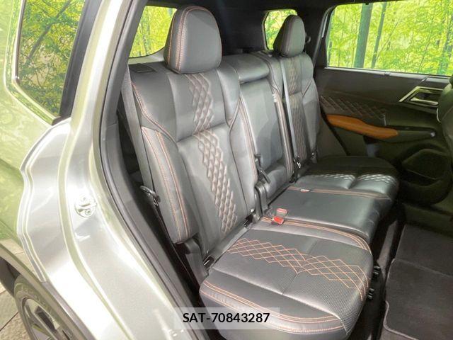 Mitsubishi OUTLANDER PHEV 2022-09 8881477-8