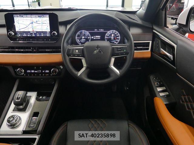 Mitsubishi OUTLANDER PHEV 2024-08 8884153-10
