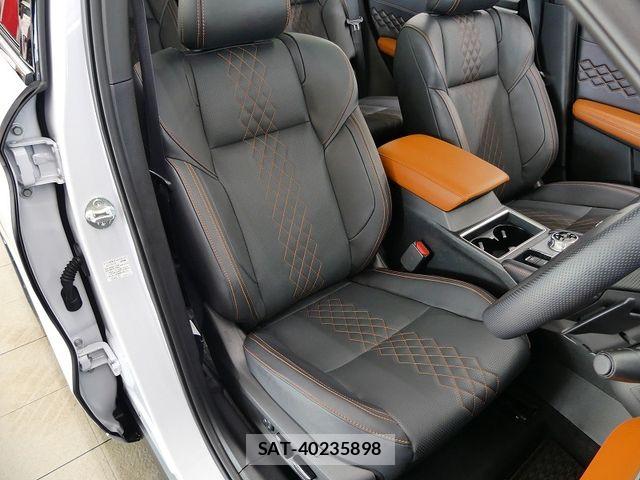 Mitsubishi OUTLANDER PHEV 2024-08 8884153-14
