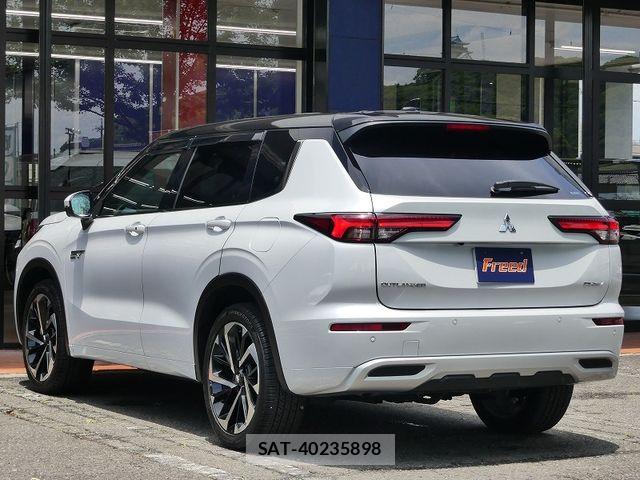 Mitsubishi OUTLANDER PHEV 2024-08 8884153-5