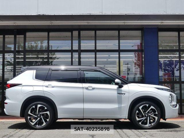 Mitsubishi OUTLANDER PHEV 2024-08 8884153-6