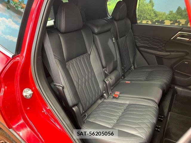 Mitsubishi OUTLANDER PHEV 2024-10 8884151-9