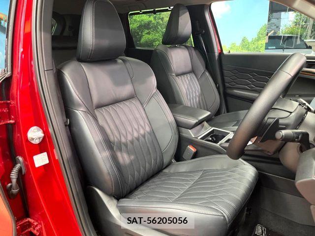 Mitsubishi OUTLANDER PHEV 2024-10 8884151-8