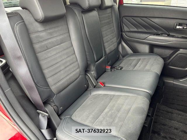 Mitsubishi OUTLANDER PHEV 2018-12 8884158-9