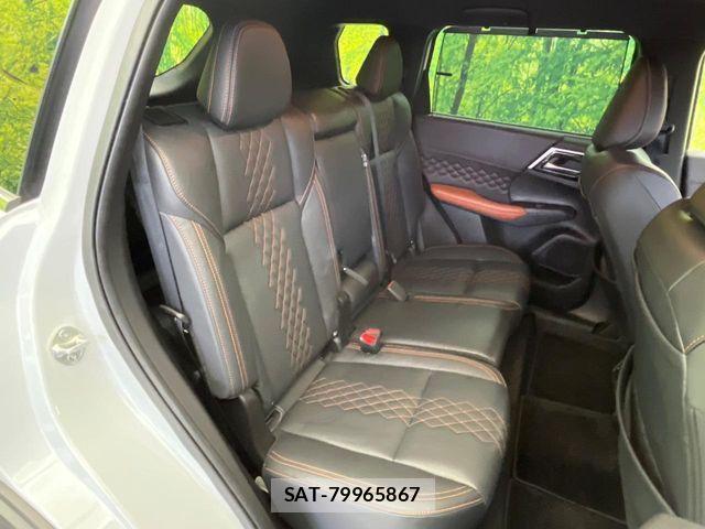 Mitsubishi OUTLANDER PHEV 2022-04 8884155-9