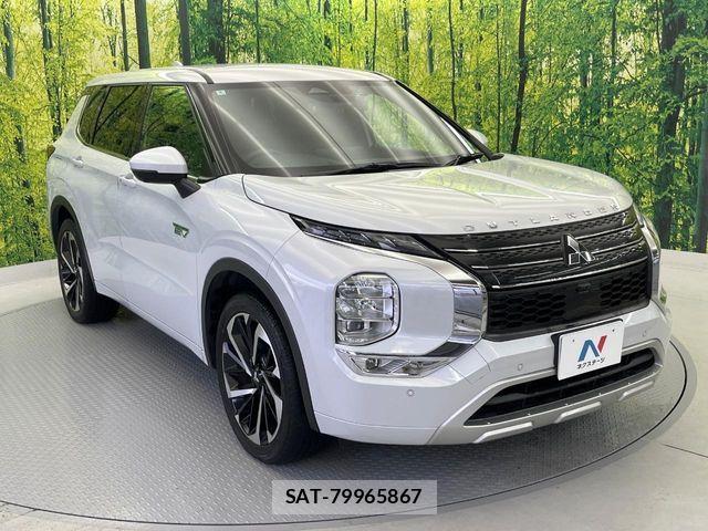 Mitsubishi OUTLANDER PHEV 2022-04 8884155-17