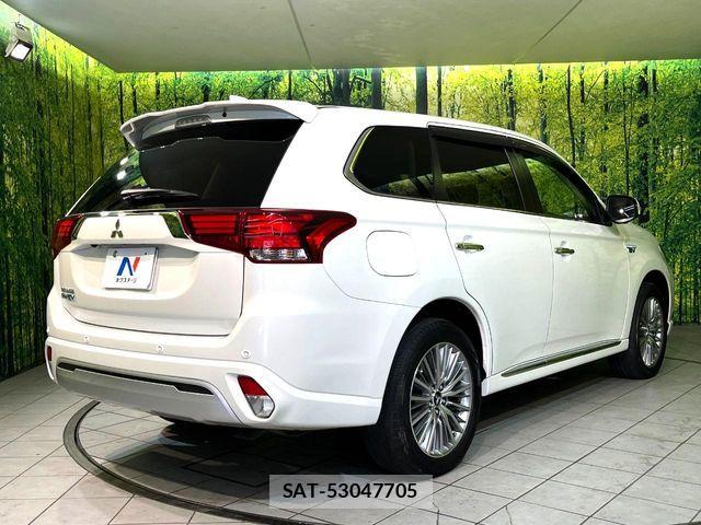 Mitsubishi OUTLANDER PHEV 2019-10 8884157-16