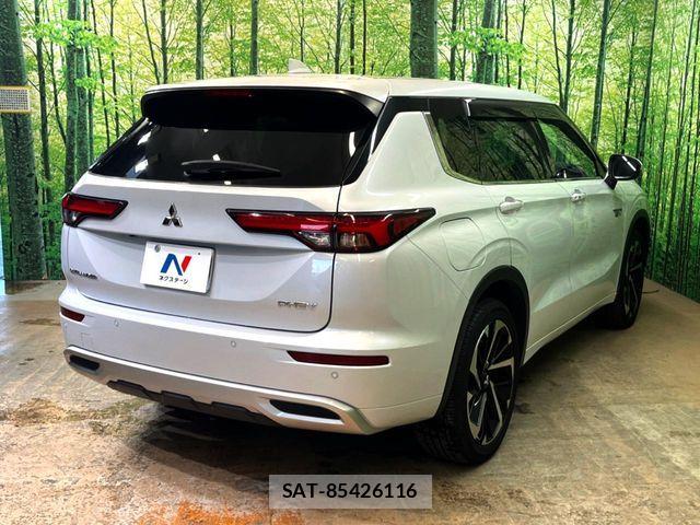 Mitsubishi OUTLANDER PHEV 2022-11 8884154-11