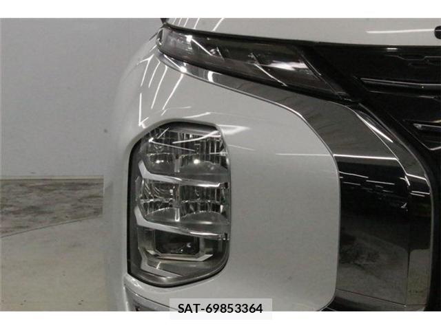 Mitsubishi OUTLANDER PHEV 2022-06 8884156-11