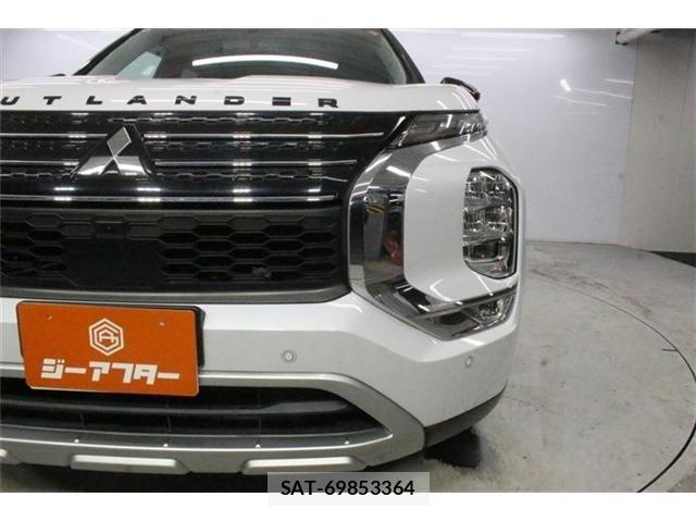 Mitsubishi OUTLANDER PHEV 2022-06 8884156-13