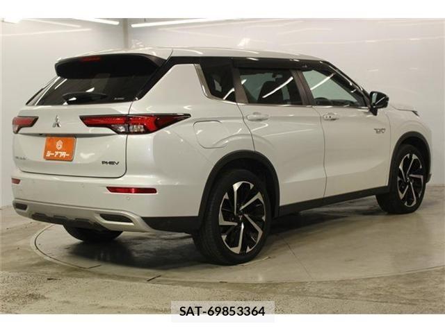 Mitsubishi OUTLANDER PHEV 2022-06 8884156-4