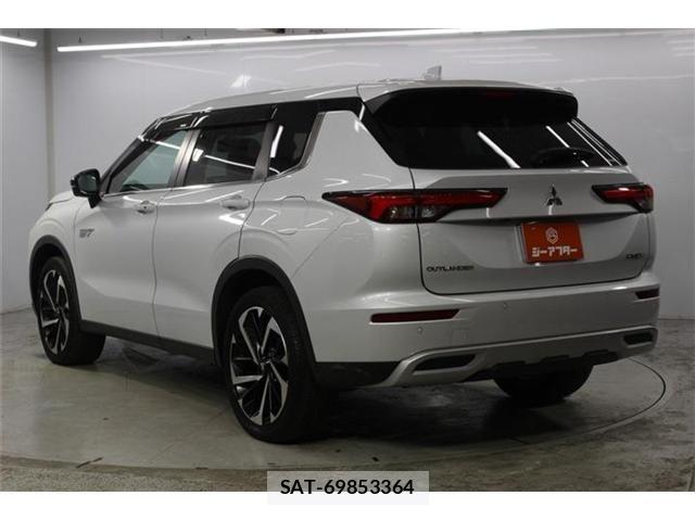 Mitsubishi OUTLANDER PHEV 2022-06 8884156-6