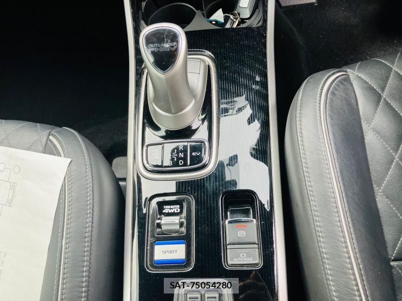 Mitsubishi OUTLANDER PHEV 2019 1218391-16