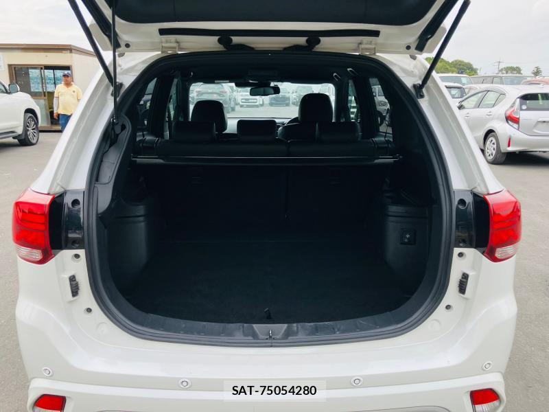 Mitsubishi OUTLANDER PHEV 2019 1218391-27