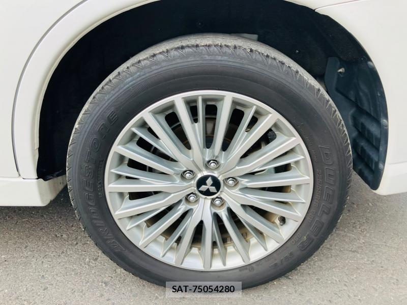 Mitsubishi OUTLANDER PHEV 2019 1218391-33