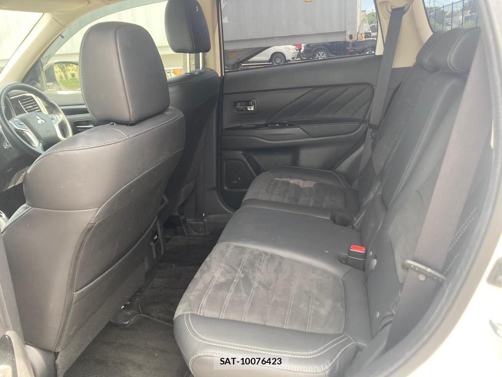 Mitsubishi OUTLANDER 2018 1289526-9