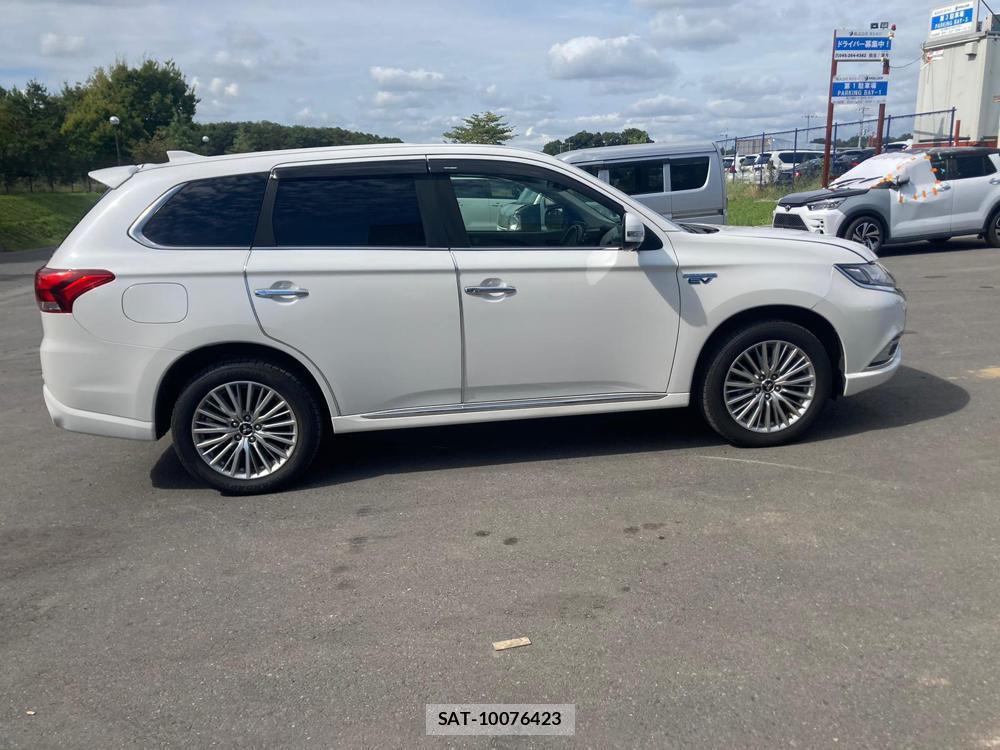Mitsubishi OUTLANDER 2018 1289526-1