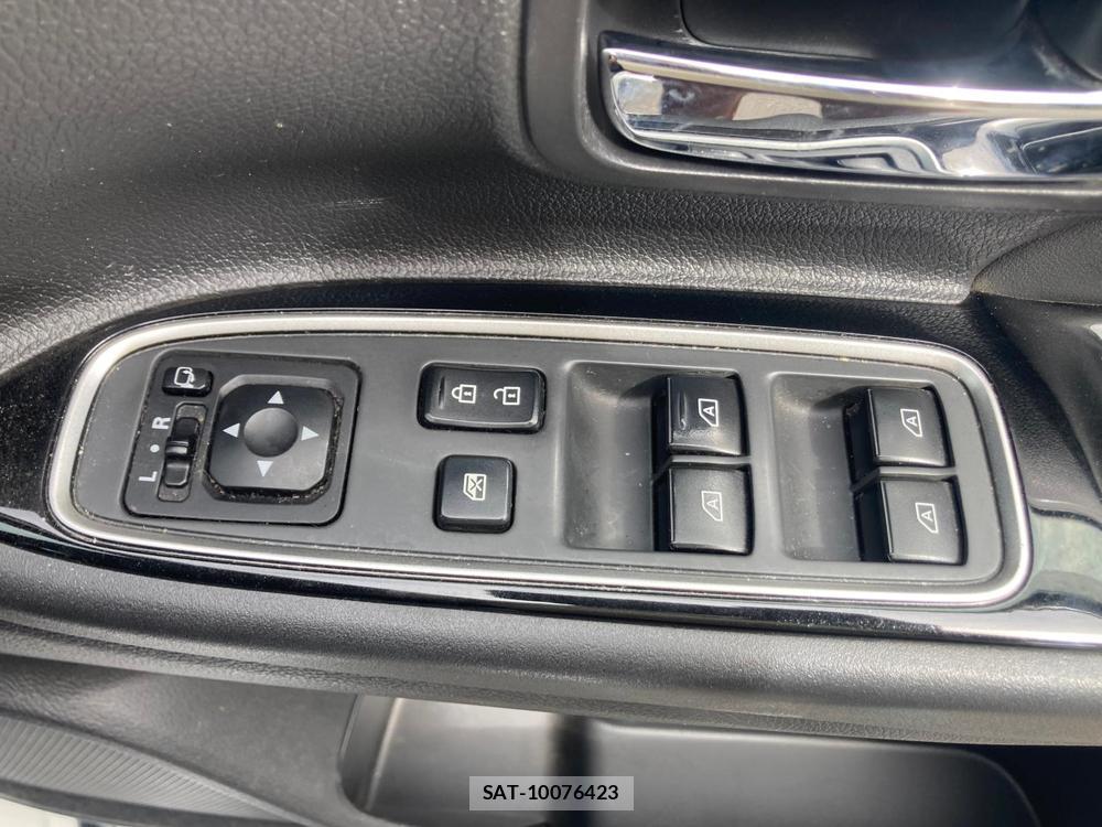 Mitsubishi OUTLANDER 2018 1289526-20