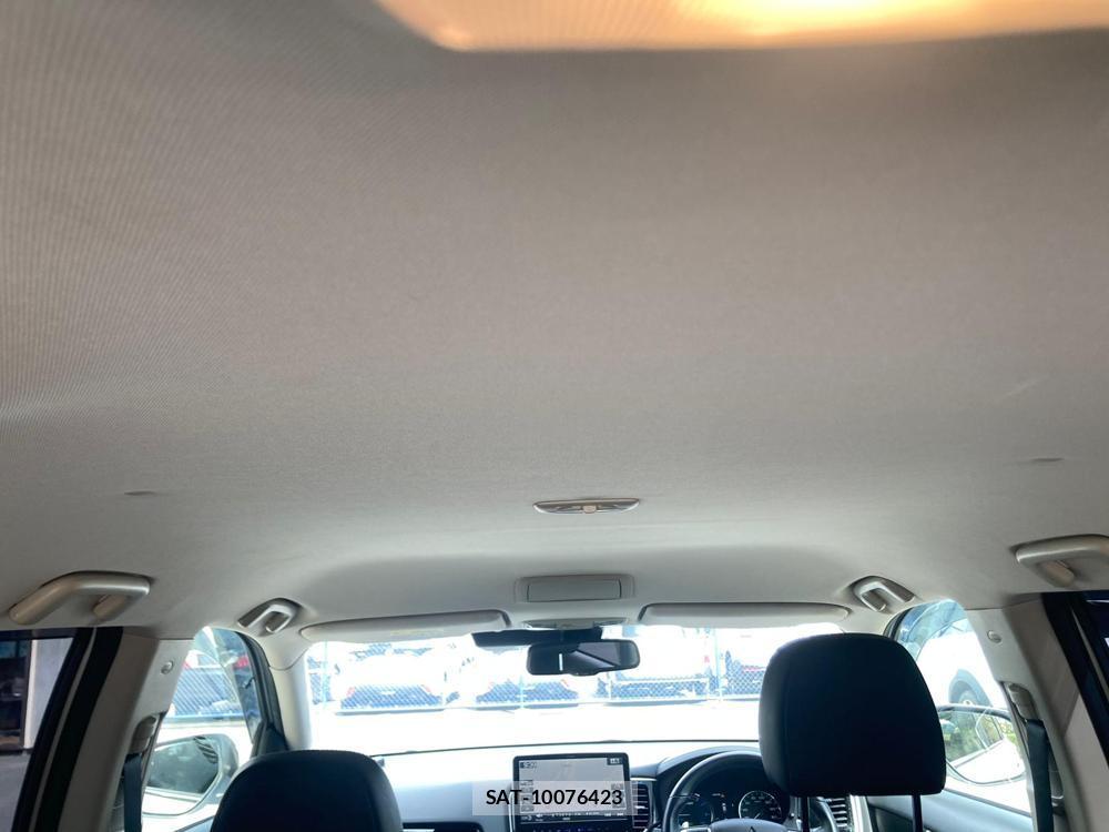 Mitsubishi OUTLANDER 2018 1289526-25