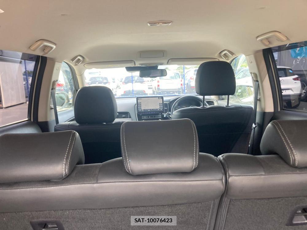 Mitsubishi OUTLANDER 2018 1289526-26