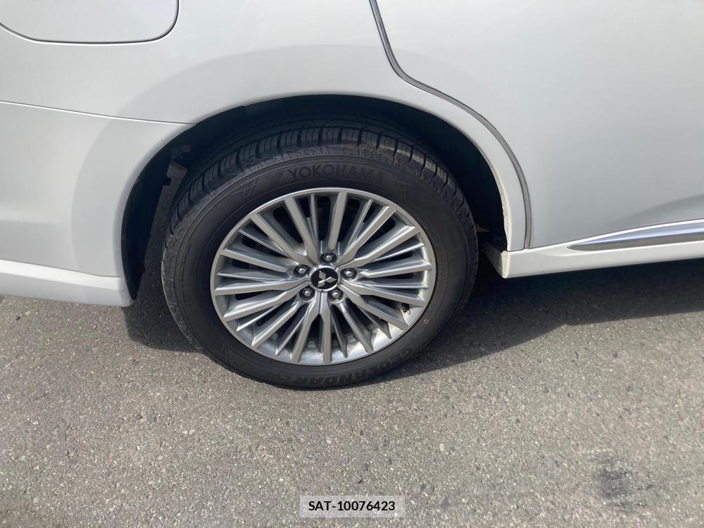 Mitsubishi OUTLANDER 2018 1289526-30