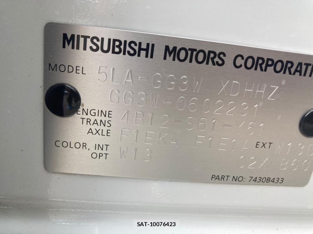 Mitsubishi OUTLANDER 2018 1289526-34