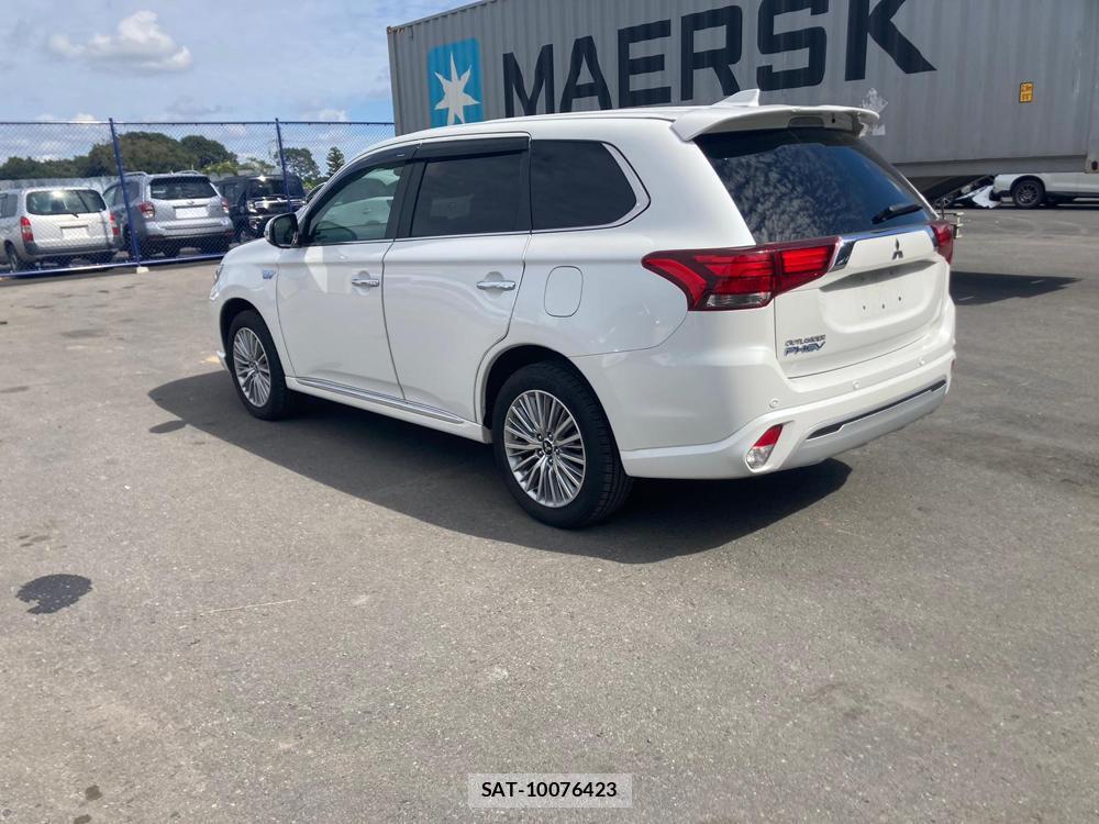 Mitsubishi OUTLANDER 2018 1289526-4