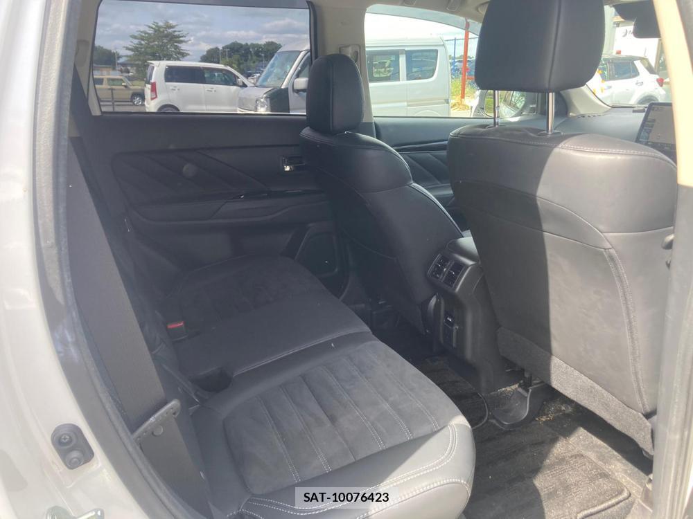 Mitsubishi OUTLANDER 2018 1289526-8