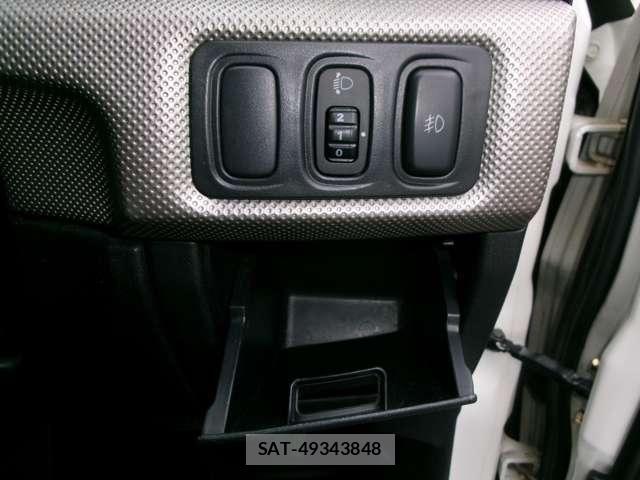 Mitsubishi PAJERO IO 2006-05 4976023-29