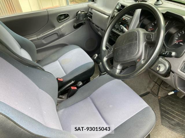 Mitsubishi PAJERO JR 1997-03 7329239-11