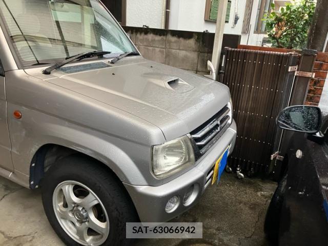 Mitsubishi PAJERO MINI 2004-03 8850319-1