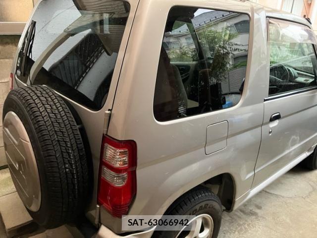 Mitsubishi PAJERO MINI 2004-03 8850319-8