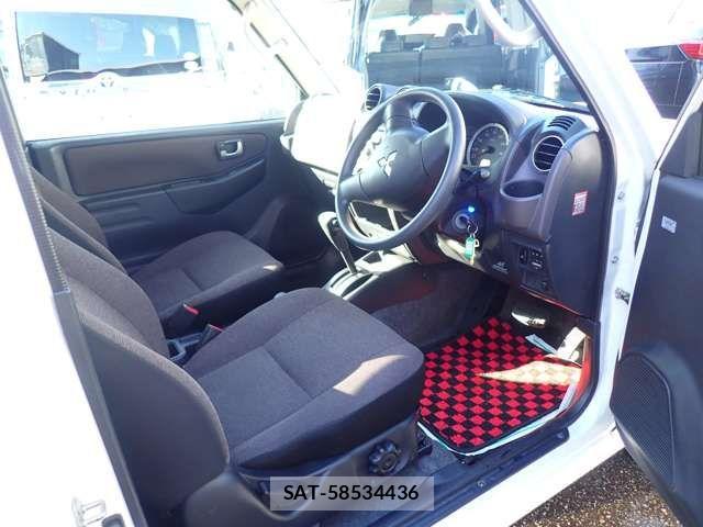 Mitsubishi PAJERO MINI 2012-11 3908688-6