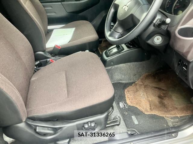 Mitsubishi PAJERO MINI 2011-08 7359258-11