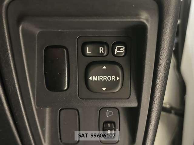 Mitsubishi PAJERO MINI 2012-04 8355305-11