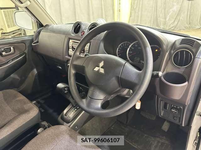 Mitsubishi PAJERO MINI 2012-04 8355305-8
