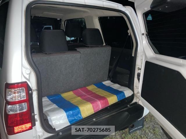 Mitsubishi PAJERO MINI 2011-07 8372023-10