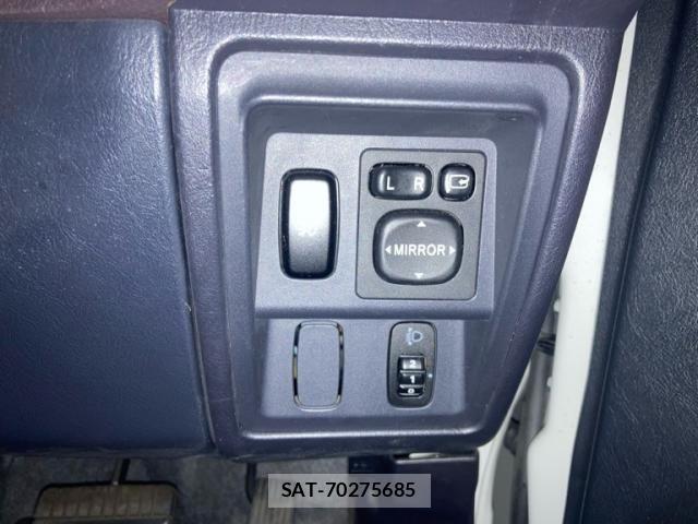 Mitsubishi PAJERO MINI 2011-07 8372023-14