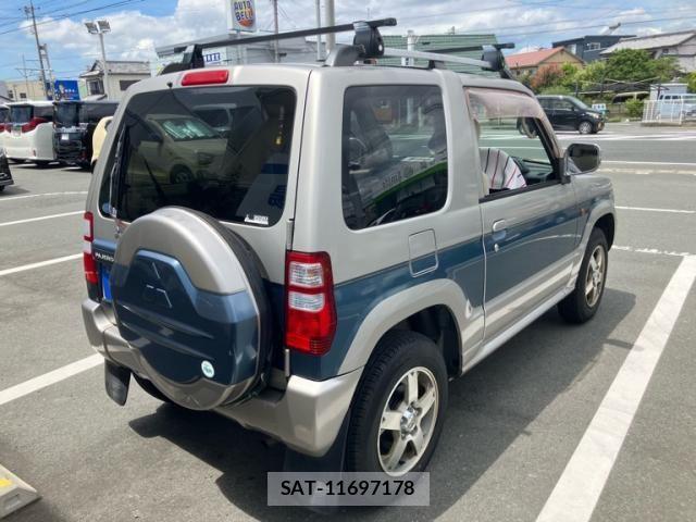 Mitsubishi PAJERO MINI 2004-03 8438684-3
