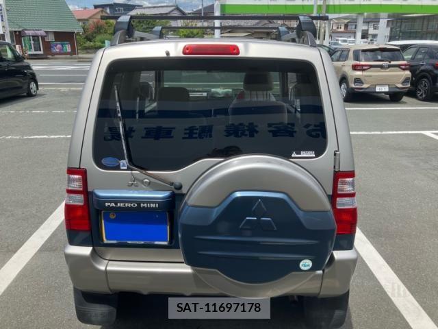 Mitsubishi PAJERO MINI 2004-03 8438684-4